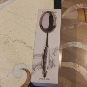 Artis Oval 10 Brush - Elite Collection (Smoke)
